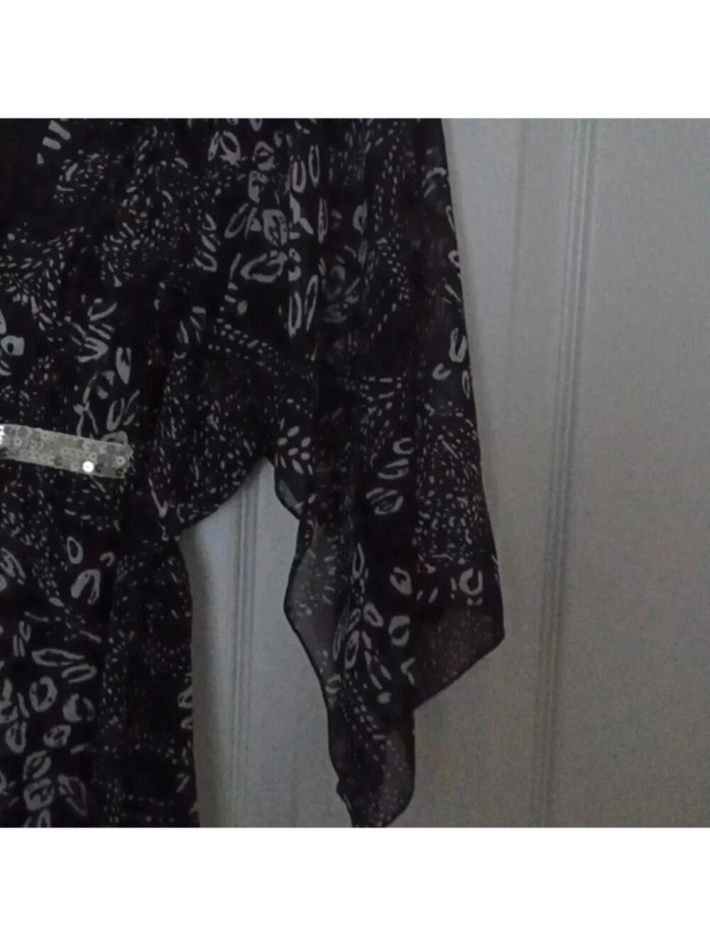 - MINI dress with ties in the back Women's Size Medium - Picture 6 of 11